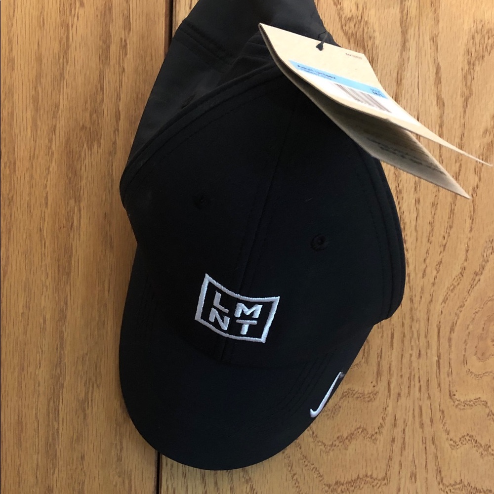 Nike Black L M N T Embroidered Logo Men's Baseball Cap